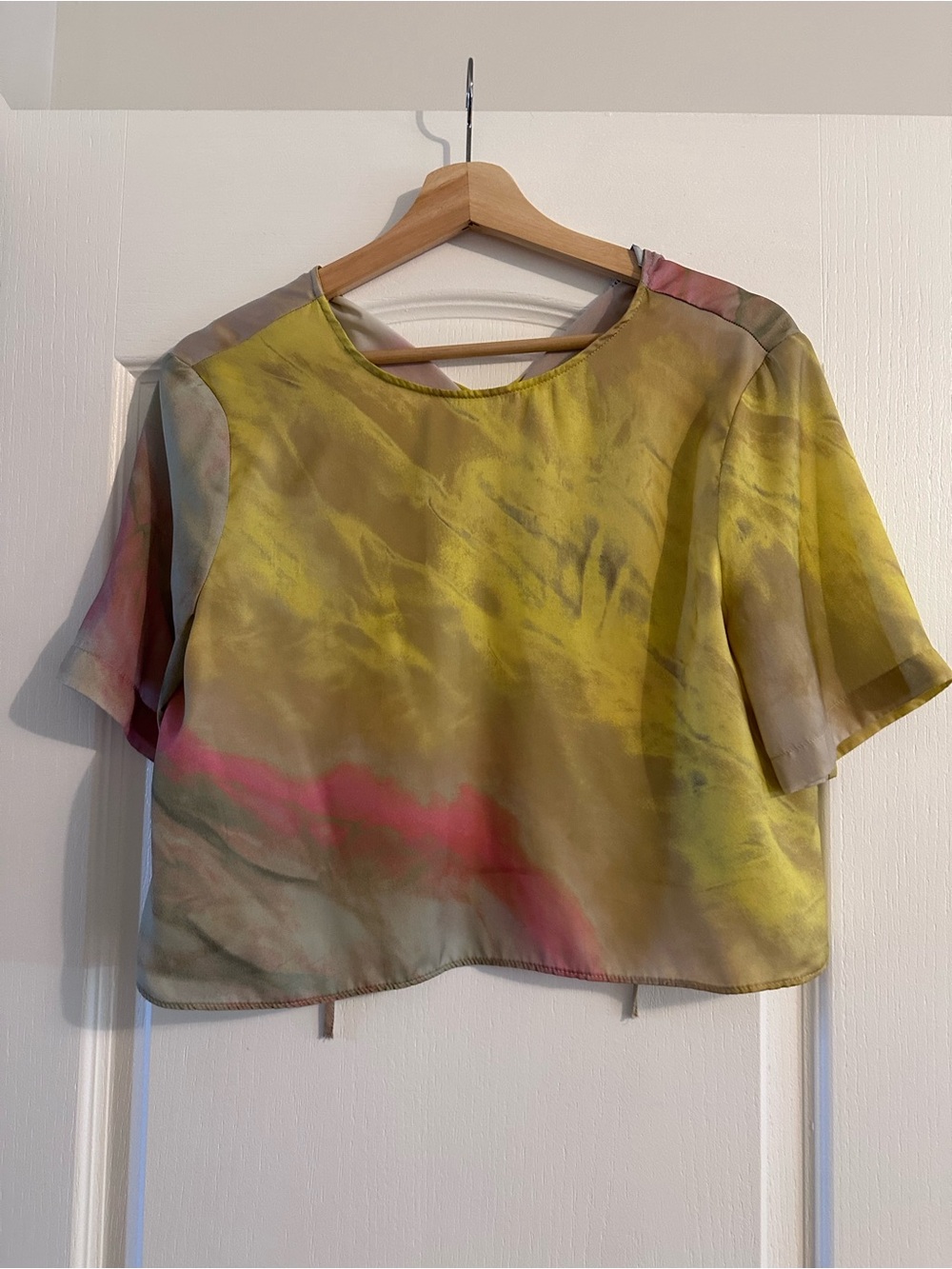 Zara Short Sleeve Tie-Dye Crop Top in Yellow and Pink